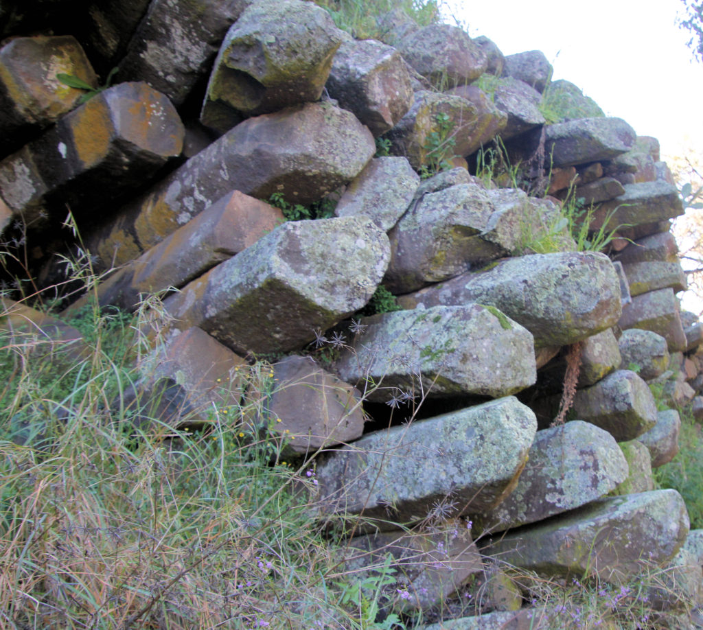 Columnar Basalt at Battery Rock