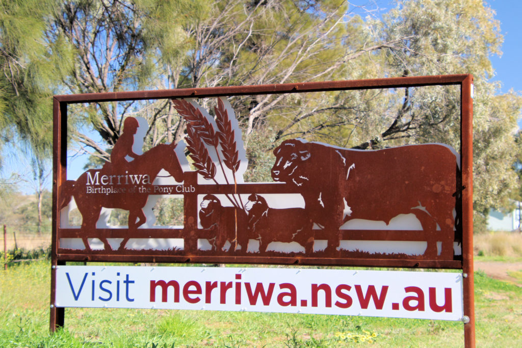 Welcome Sign Dubbo to Tamworth Road Trip