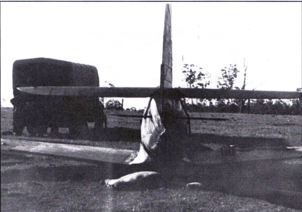 A crashed P-39D Airacobra A53-6 FA-F of 82 Sqn RAAF