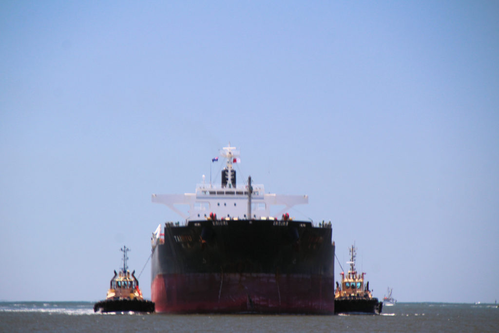 Tairyu Entering Newcastle Harbour