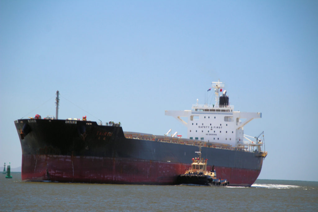 Tairyu Entering Newcastle Harbour