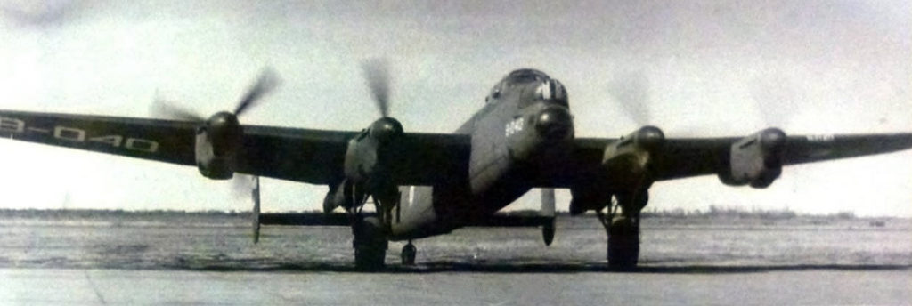 Avro Lancaster B-040