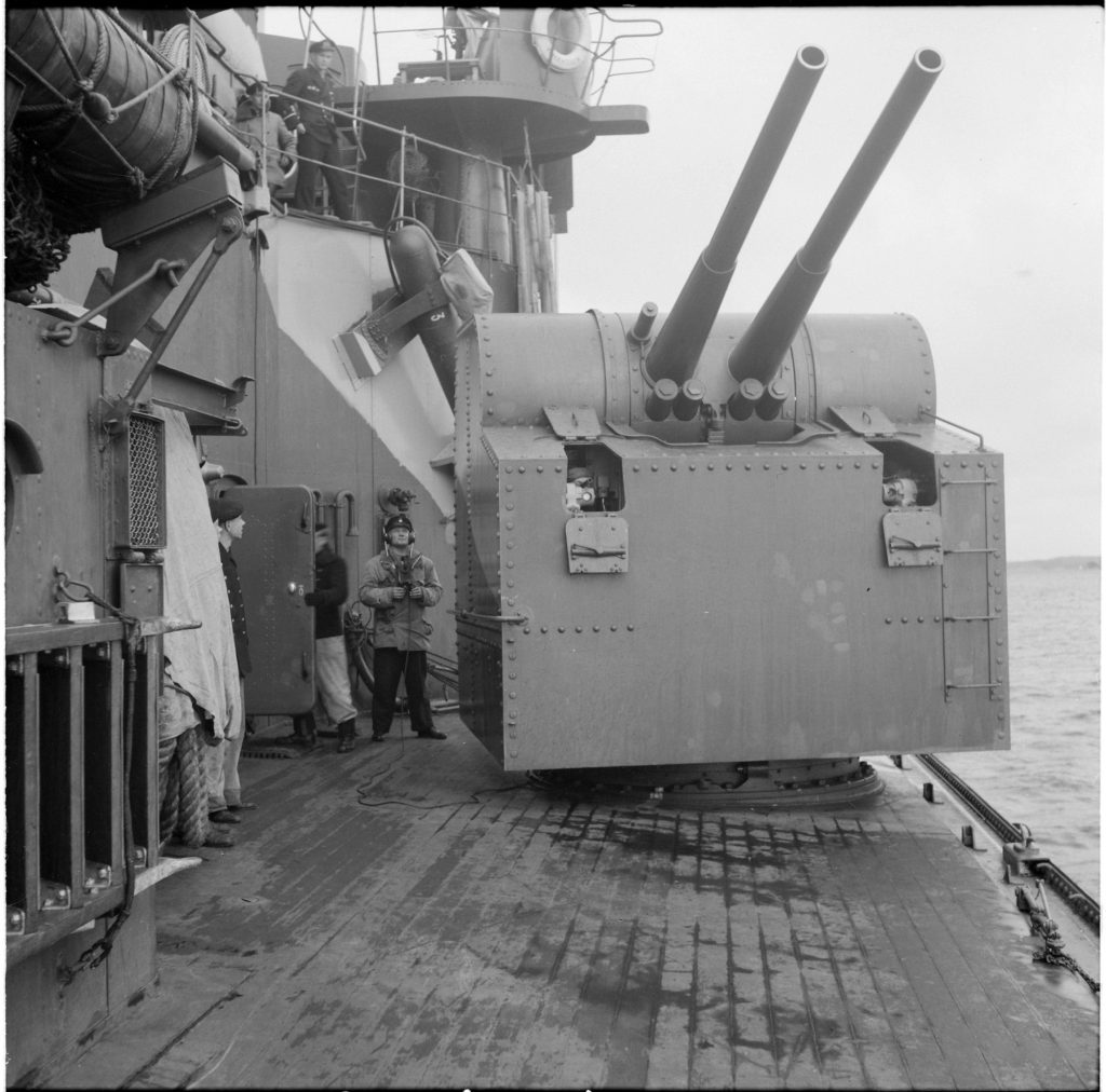 105mm guns on the Finnish Coastal Defense Ship Väinämöinen