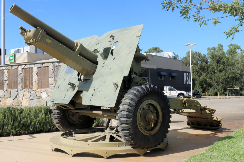 QF 25-pounder at Narrabri War Memorial