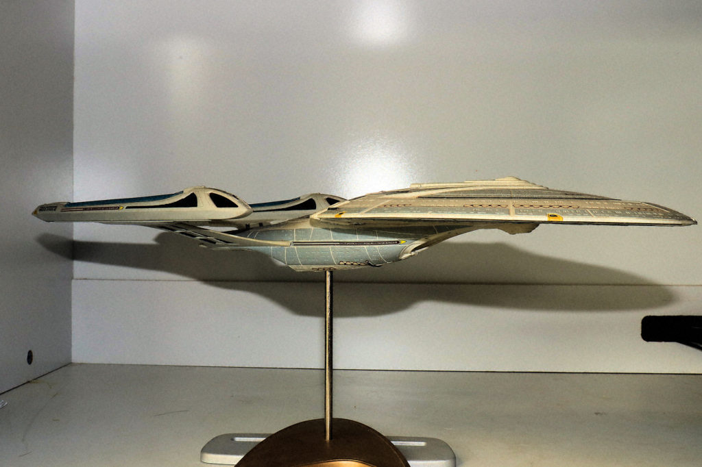 'USS Enterprise NCC 1701 E Scale Model by AMT/ERTL 1/1400 Scale