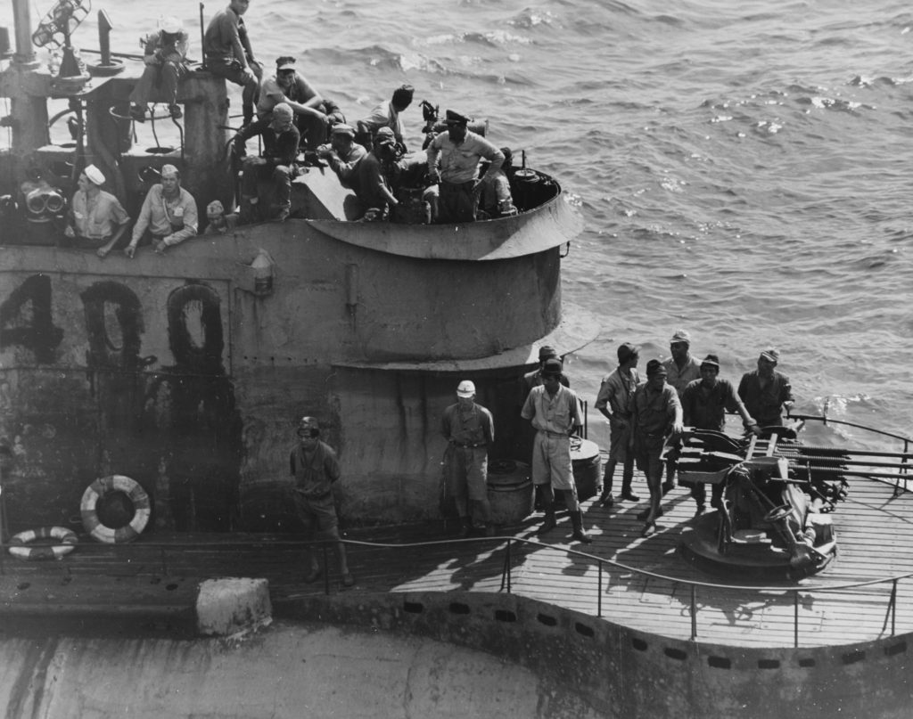 I-400 with Japanese crew aboard after the Surrender in 1945