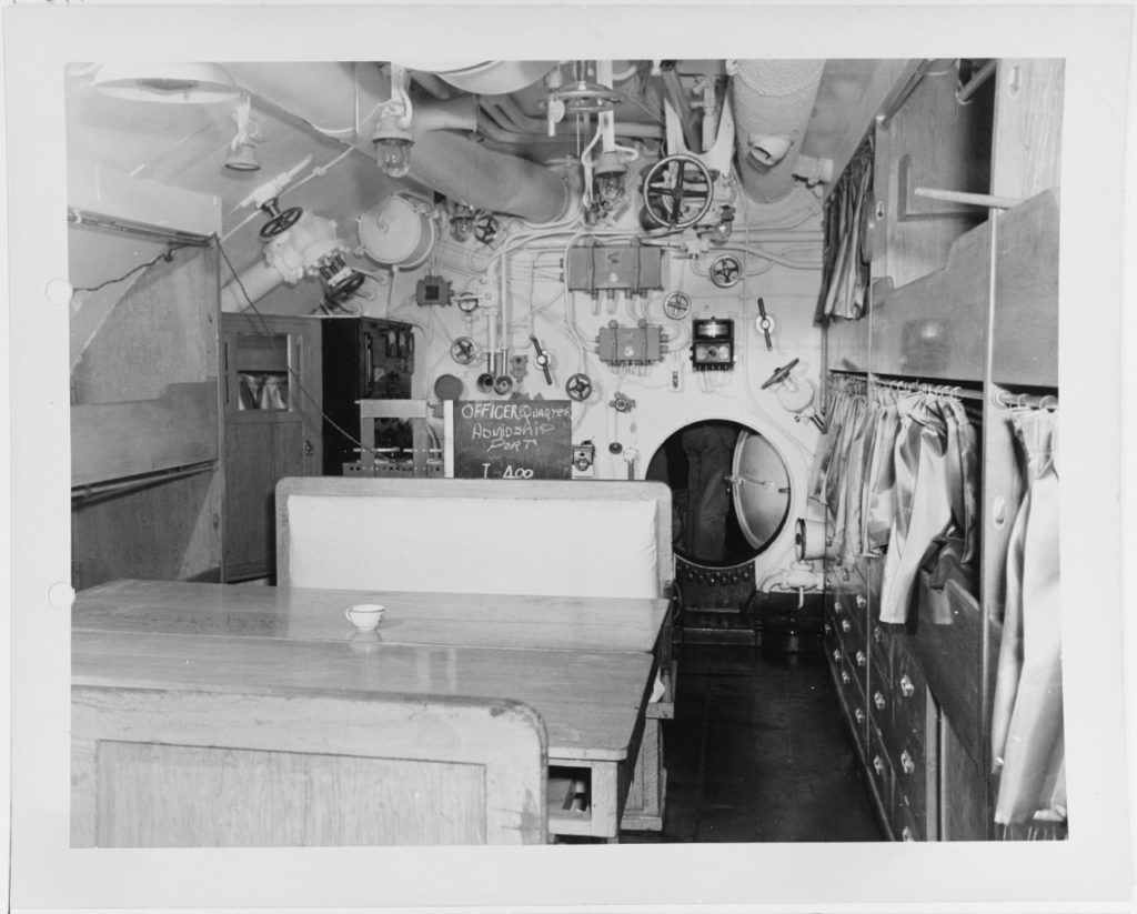 Officer's Quarters Amidship Port I-400