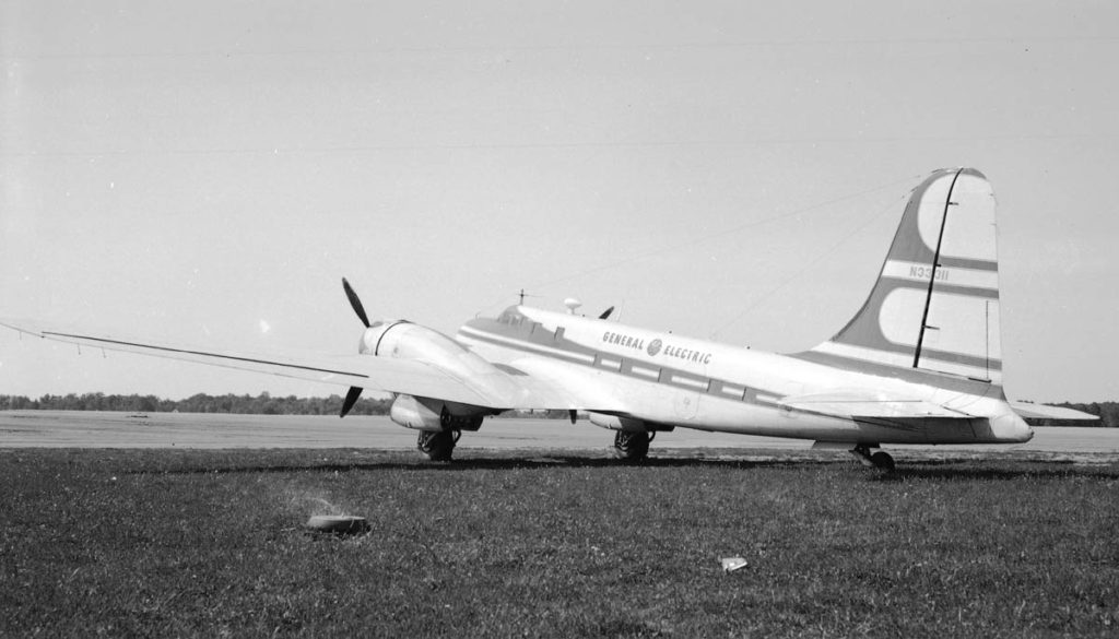 Douglas B-23 N33311 General Electric Attrib Bill Larkins via Creative Commons