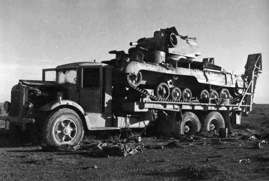 Mack EXBX 18-ton 6×4 tank transporter with Cruiser Mk I CS, A9 tank