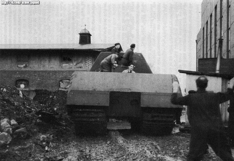 Panzer VIII Maus V1 With Mock-Up Turret