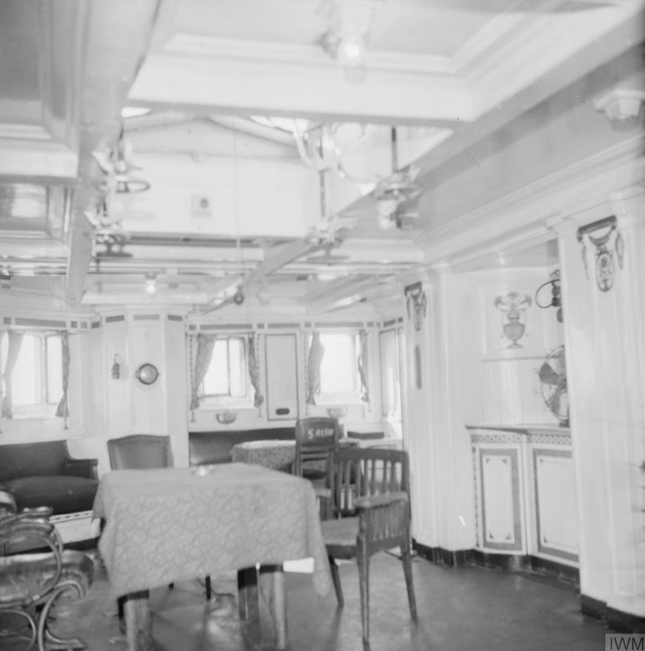 Admiral's day cabin - forward and starboard walls