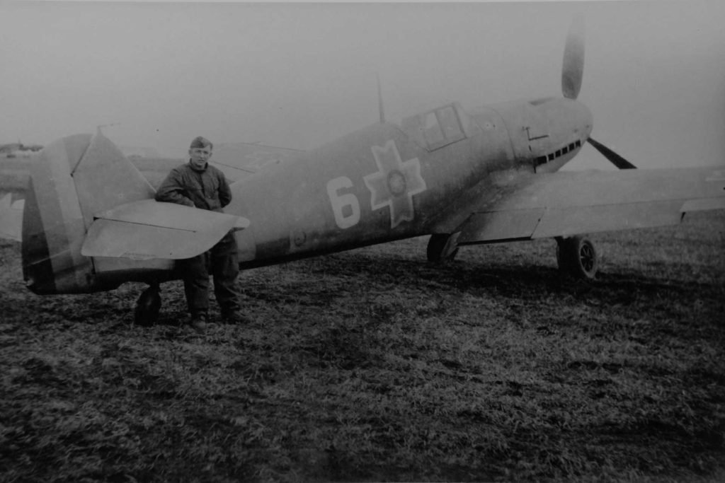 Messerschmitt Bf109G-2 White 6