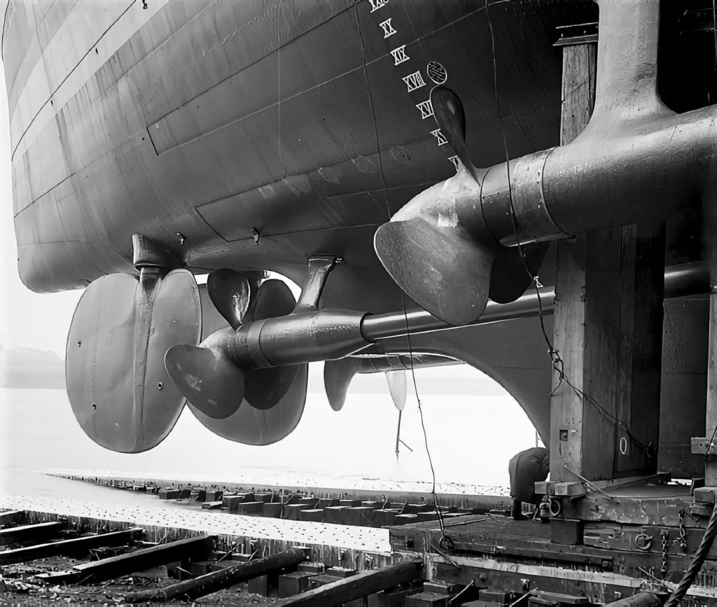 Stern of HMS Inflexible on the slipway. (John Brown Shipyard, 1907)