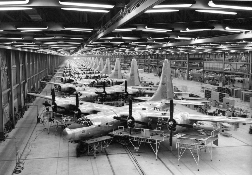 Consolidated TB-32 on the assembly line. The first three aircraft are TB-32-10-CF (S/N 42-108511-513). The other serial numbers are probably the rest of the remainder of the TB-32 production (block 10 and 15, S/N 42-108511 to 42-108524)