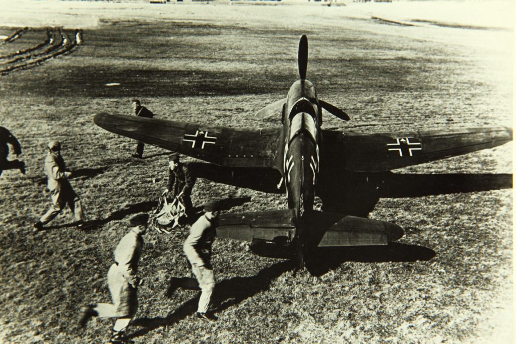 Heinkel He 100