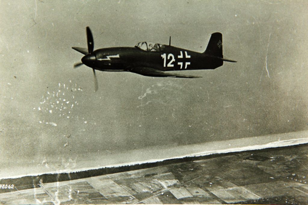 Heinkel He 100