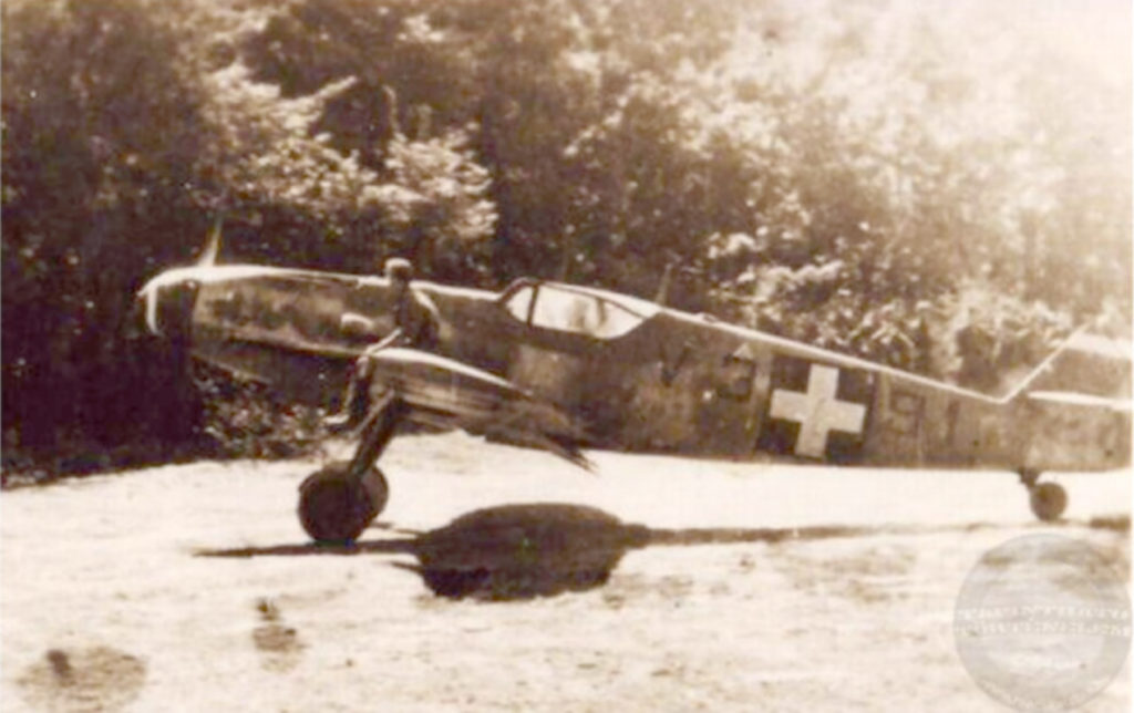 Messerschmitt Bf 109G-6 RHAF 7.101 Puma V8+91 Veszprem Hungary 1944