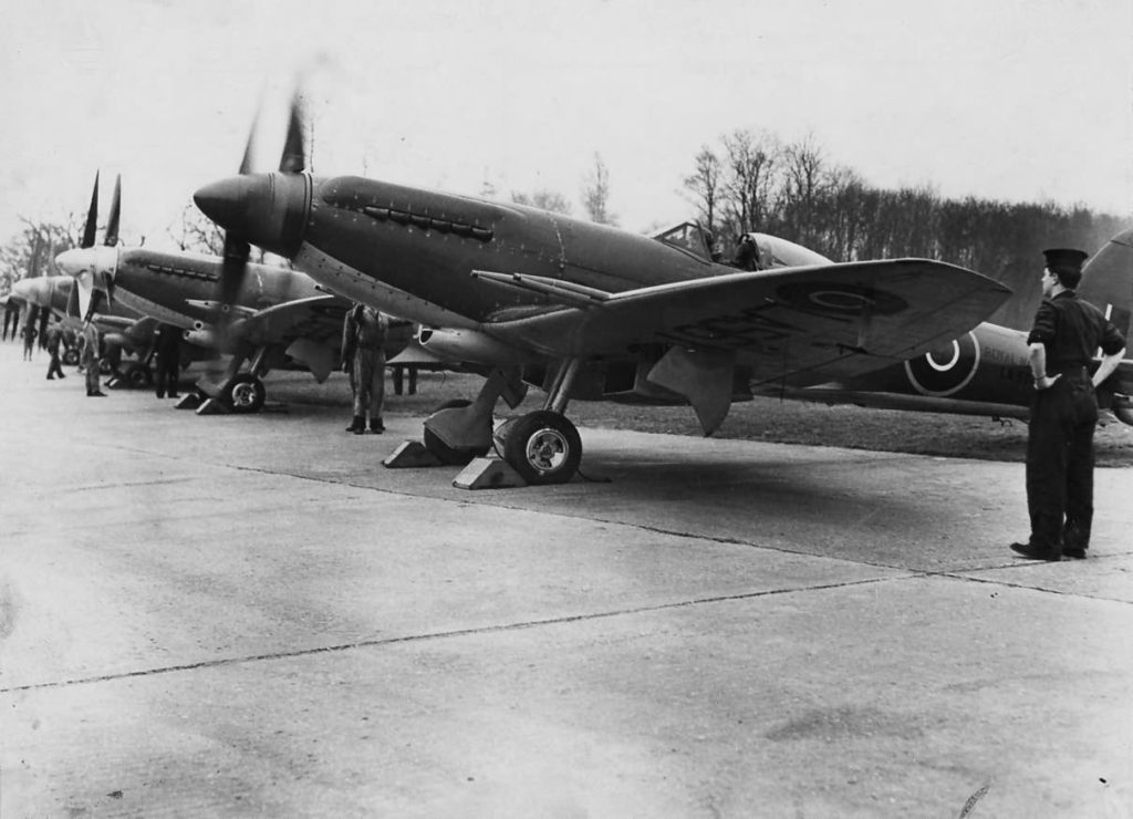 Supermarine Seafires F Mk 46 LA561, LA559 of No. 1832 NAS Culham 1948