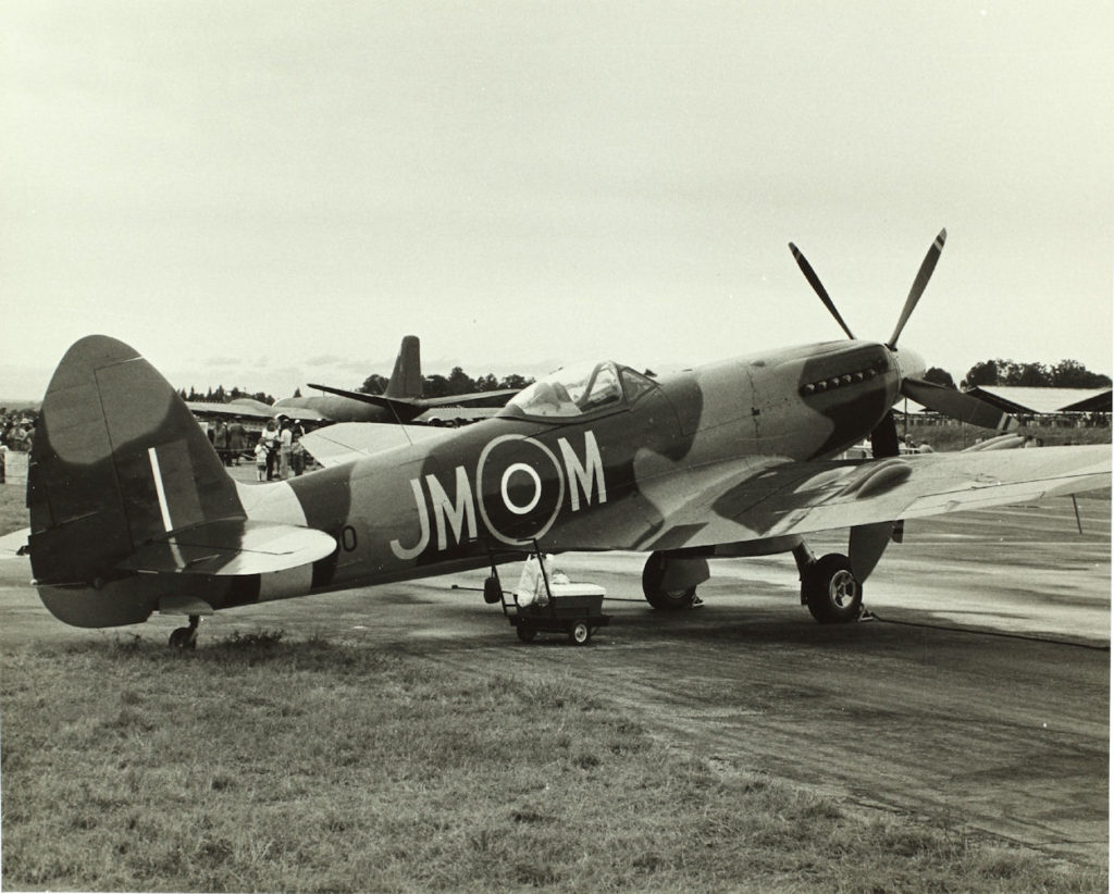 Supermarine Spitfire F. Mk 22 JM-M