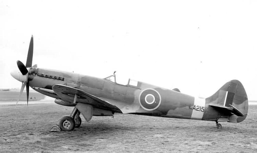 Supermarine Spitfire F.Mk 21 LA215