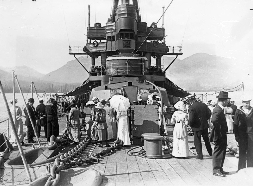 Civilians visit HMS New Zealand at Vancouver 1913