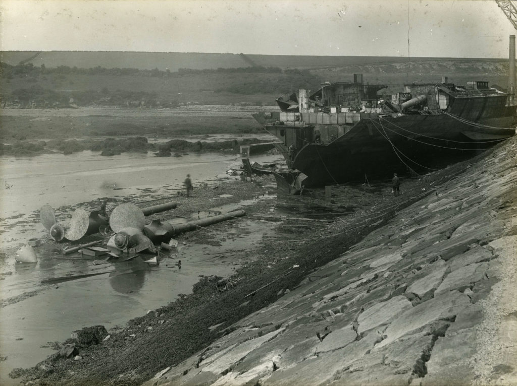 The remains of HMS New Zealand, 1924