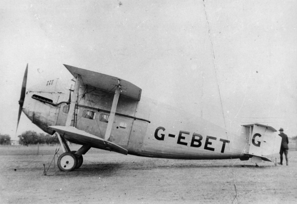 Vickers Vulcan Type 61 G-EBET of Qantas