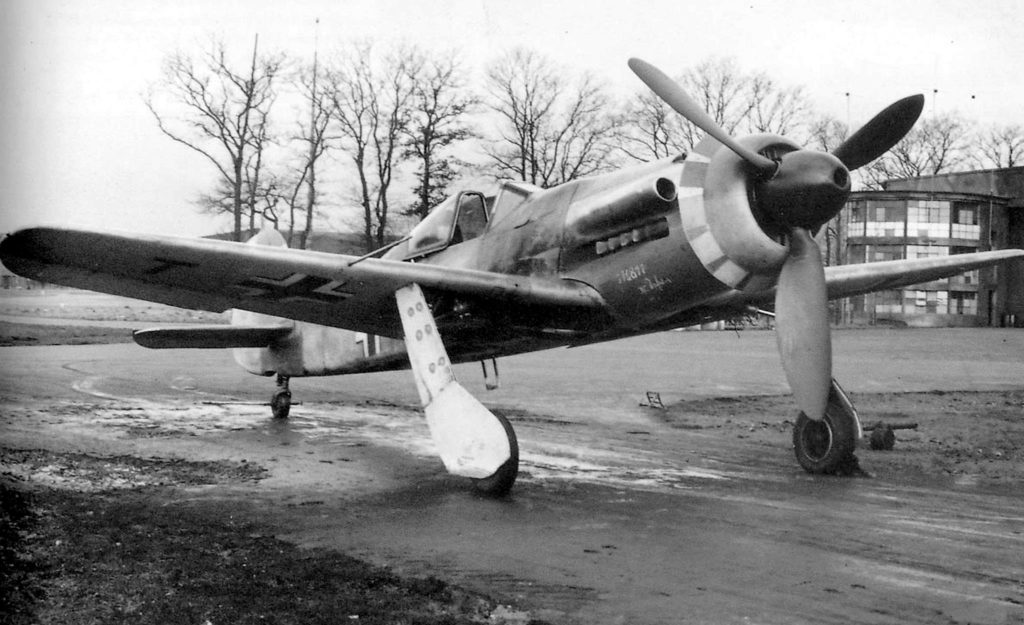 Focke Wulf Ta 152 V20 re designated Ta 152V20 coded TI+IG WNr 0042-Germany Nov 1943