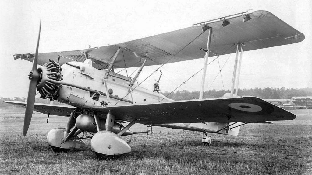 Vickers Vincent K4105, the first production Vickers Vildebeest, fitted with the optional long-range fuel tank.