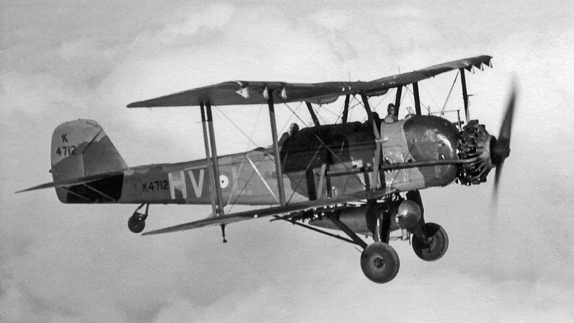 Vickers Vincent K4712 HV-L of 8 Sqn RAF