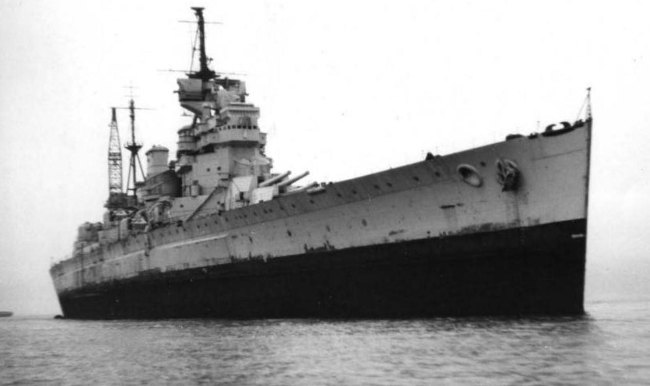 HMS Howe grounded at Inverkeithing, 3 June 1958