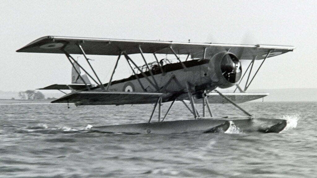 Shark III 525 for the RCAF under test in seaplane configuration