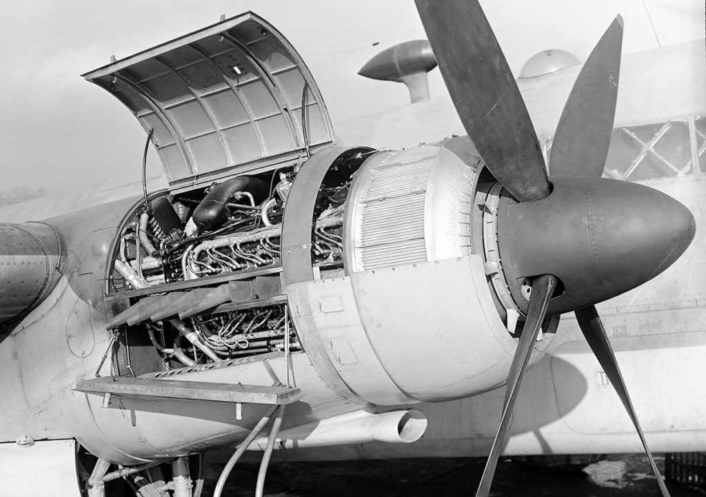 Vickers Warwick C.Mk.III HG248 was used to test the installation of the Sabre VI engine with an annular radiator and an engine-driven cooling fan