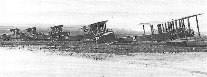 Vickers Virginia Mk.VIIs of 7 Squadron, note J6856 with ‘fighting tops’ second from right.