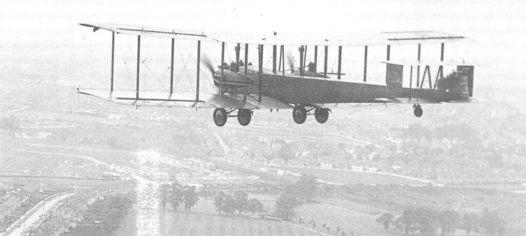 Vickers Virginia Mk.X of 9 Squadron on its way to the RAF Pageant at Hendon, 1935.