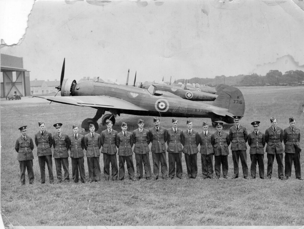 Vickers Wellesley K7716 and K7710