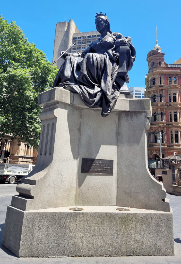 Queen Victoria Statue