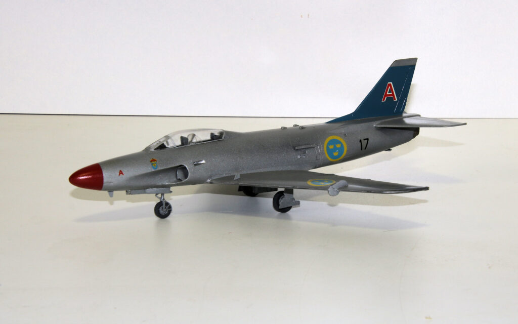 Saab J32 Lansen 1/72 Scale Model by Heller