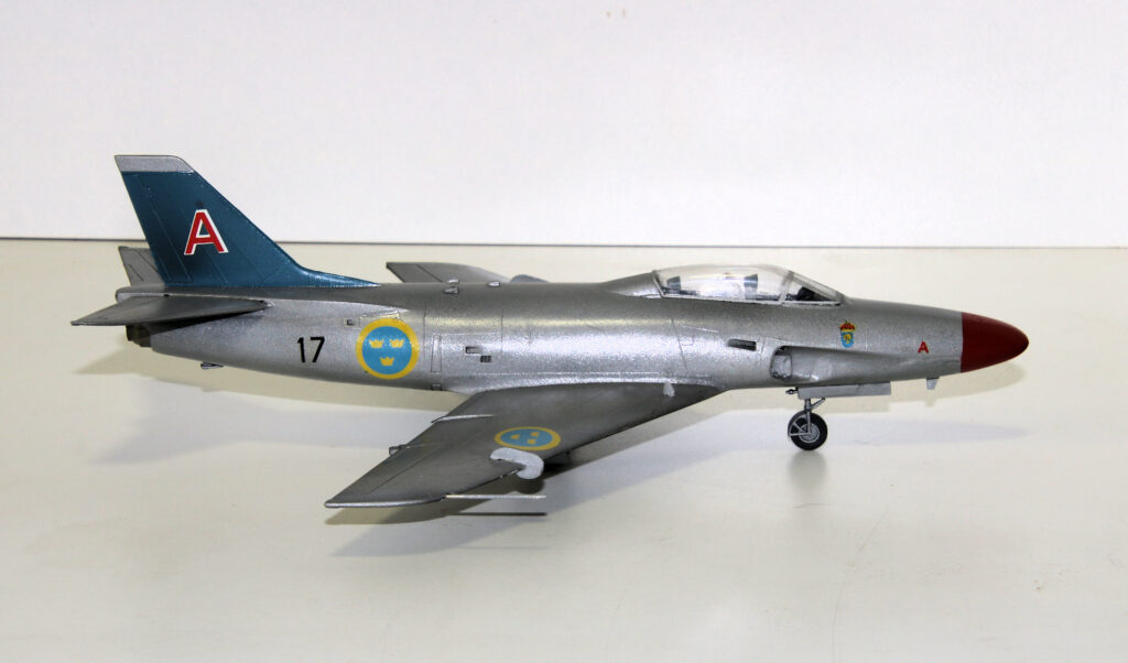 Saab J32 Lansen 1/72 Scale Model by Heller