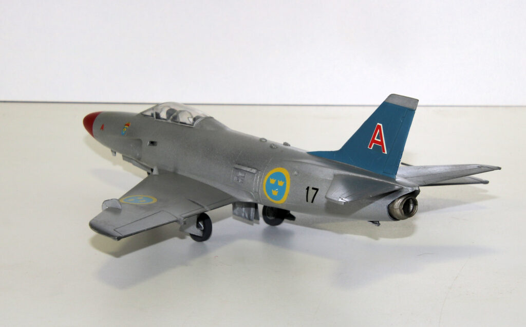 Saab J32 Lansen 1/72 Scale Model by Heller