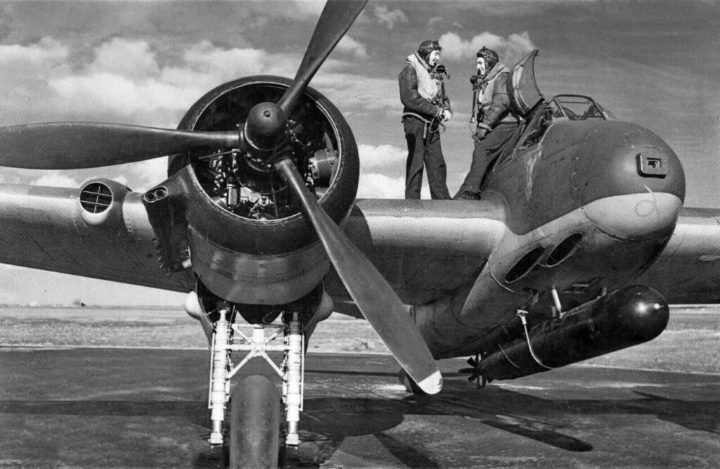 Bristol Beaufighter Mk.VI loaded with its torpedo 489 Sqn