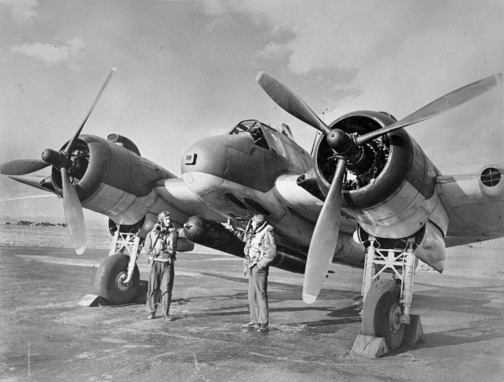 Bristol Beaufighter and crew, believed to be of No. 489 Squadron