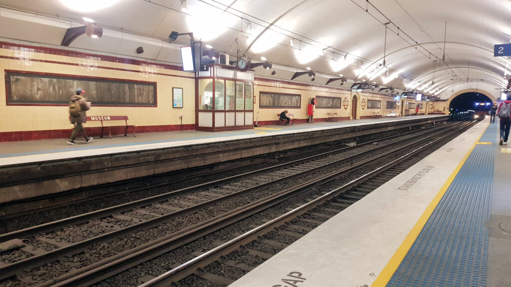 An almost empty Museum Station