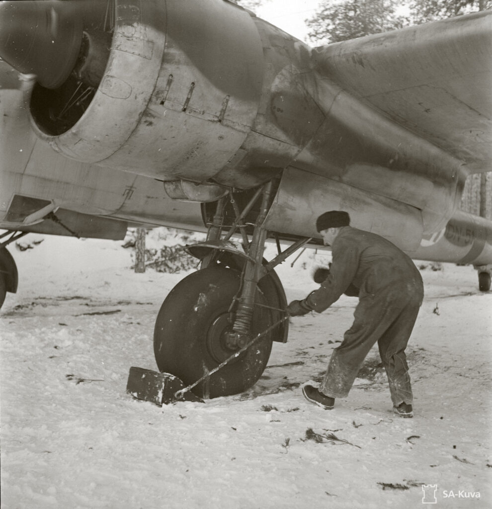 Main undercarriage of a Finnish Dornier Do 17Z January 1944