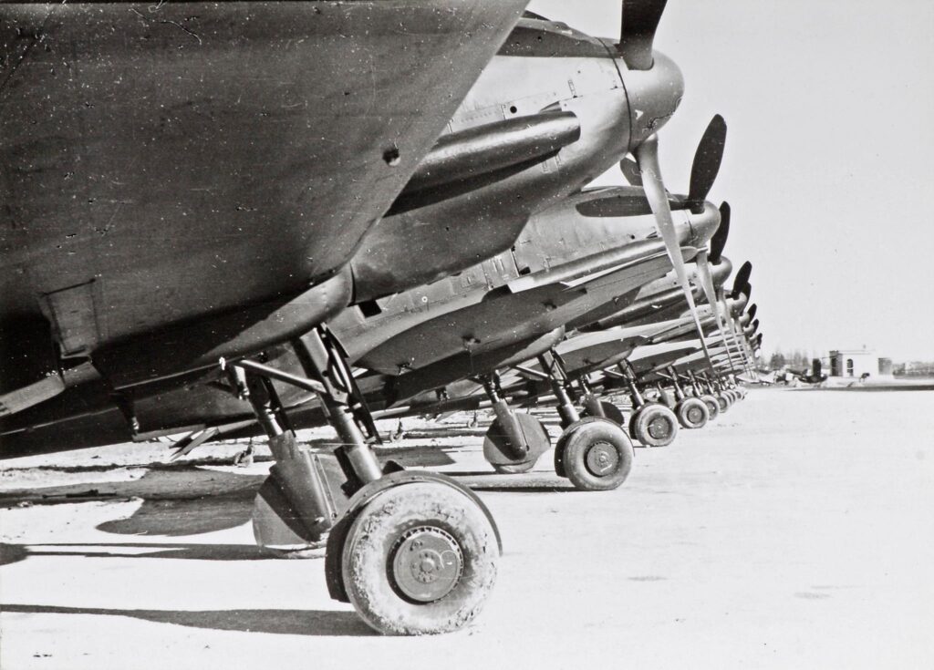 Line-up of Reggiane Re.2005 Sagittario fighters