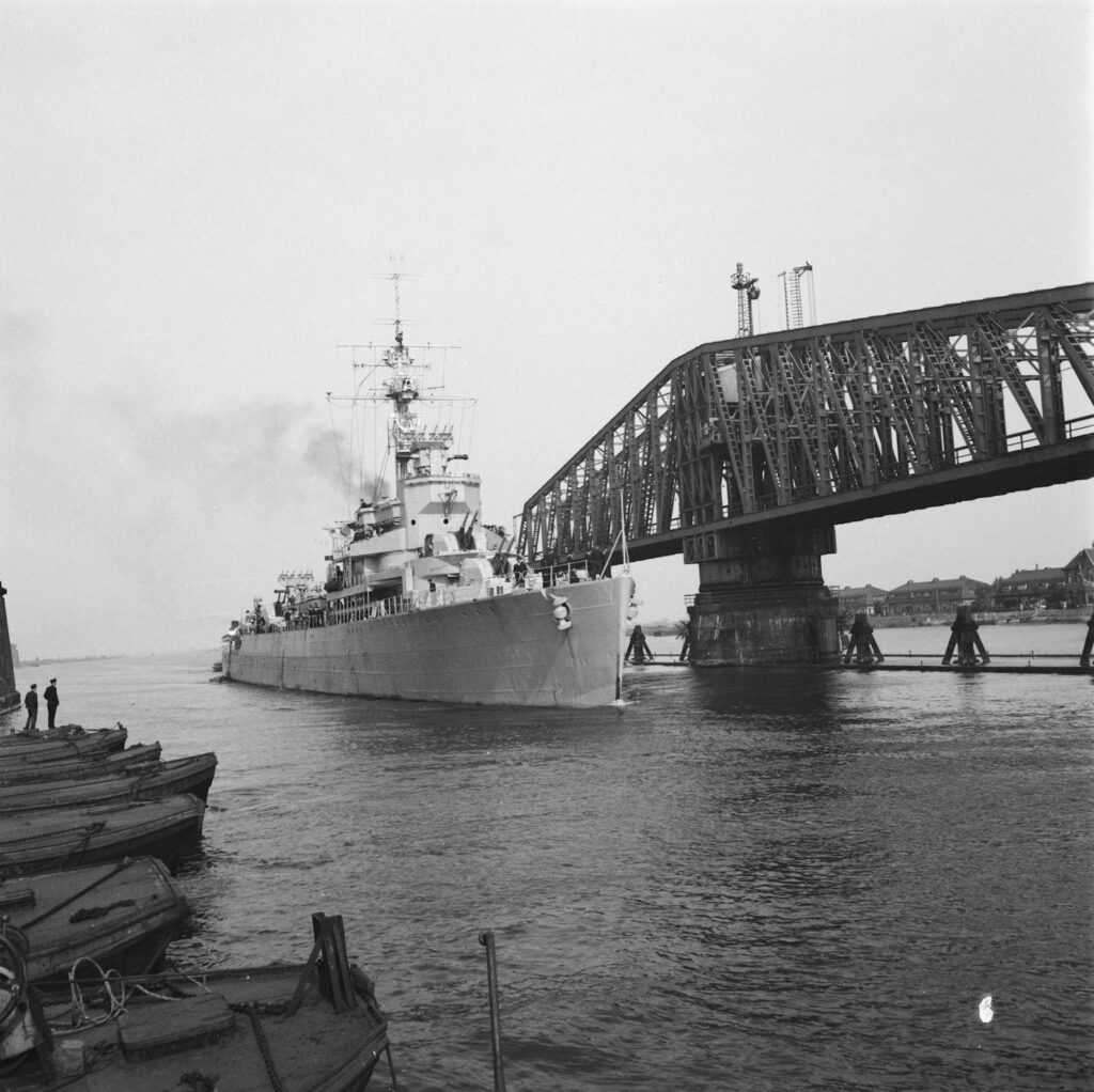 HNLMS Jacob van Heemskerck 27 July 1945