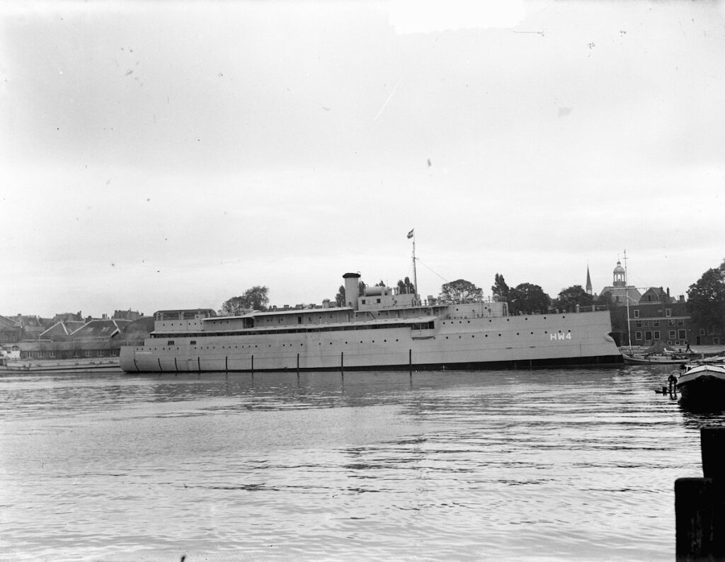 HNLMS Hertog Hendrik 11 October 1948