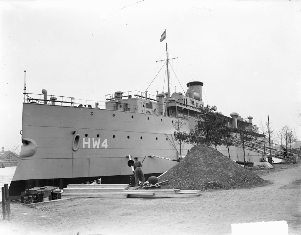 HNLMS Hertog Hendrik 11 October 1948