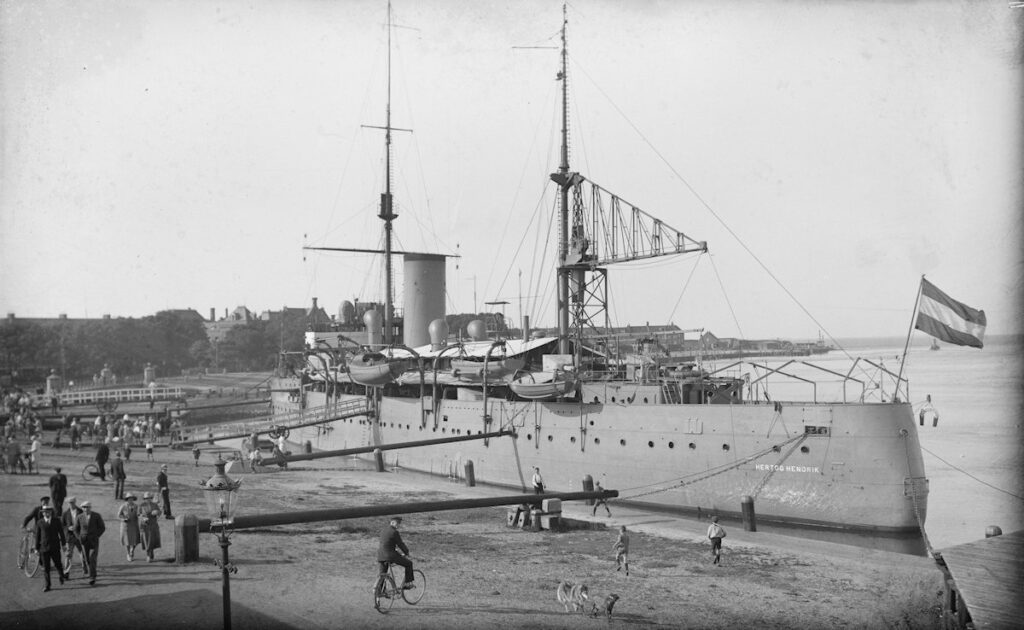 HNLMS Hertog Hendrik 1938