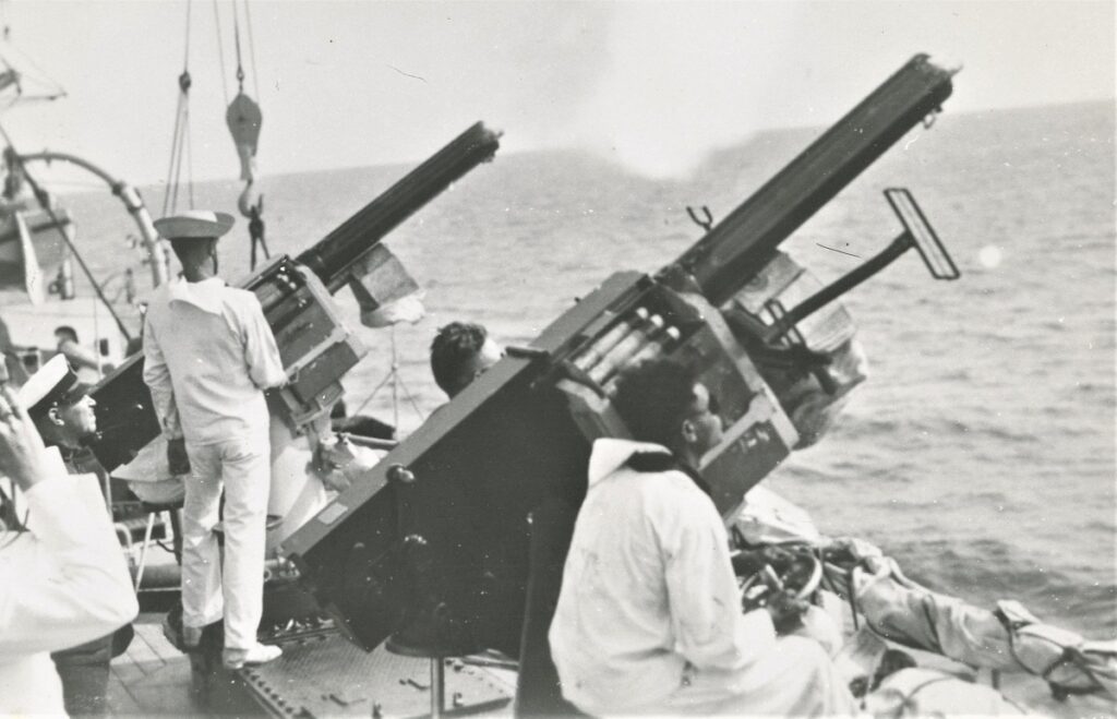 40mm anti-aircraft guns on HNLMS Java 1938